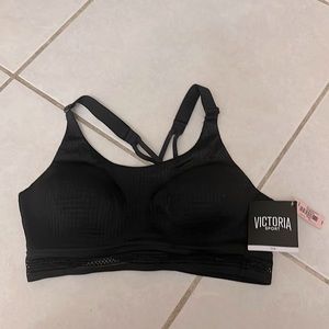 NWT Victoria’s Secret Sport Bra